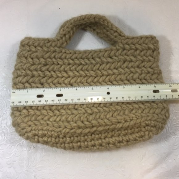LIKE NEW Hand Crochet Mini Travel Handbag Casual Tote Unlined 10"x3"x6" - Picture 7 of 9